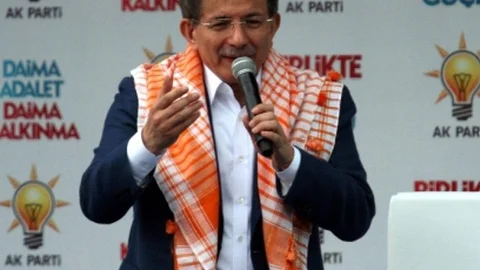 Başbakan Davutoğlu Burdur'da Seçim Uyarısı Yaptı