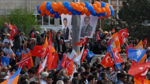 Başbakan Davutoğlu Burdur'da Vatandaşlara Hitap Etti