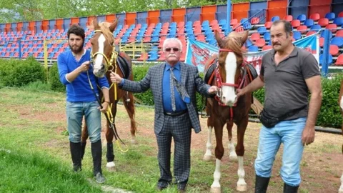Eğirdir'de Atlı Yarışlar Heyecanı