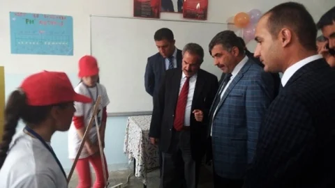 Aydınlar'da Bilim Fuarı Açıldı
