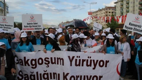 Elazığ'da Sağlık İçin Yürüyüş Yapıldı