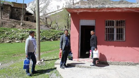 Batman'da Köy Okuluna Kütüphane Açıldı