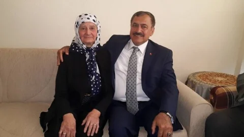 Bakan Eroğlu Sandıklı'da Teyzesini Ziyaret Etti