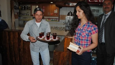 Amasya'da Kahvehanelerde Kitap Okuma İmkanı