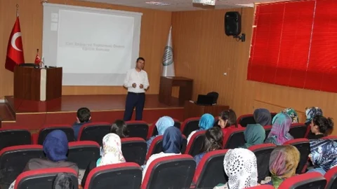 Bitlis'te Kan Bağışı Semineri Düzenlendi