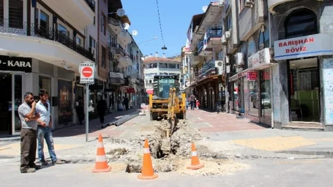 Yalova'da Su Şebekesi Yenileniyor