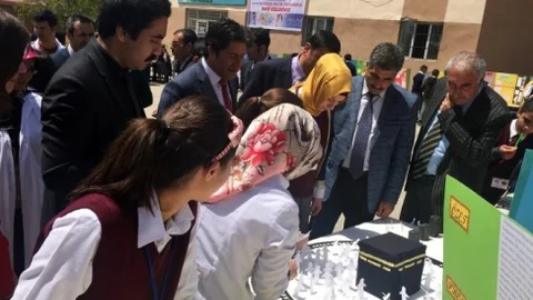 Adilcevaz'da Bilim Fuarı Yapıldı