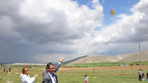 Elbistan'da Uçurtma Şenliği Coşkusu