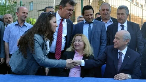 Devlet Bahçeli Mengen'de Vatandaşlarla Buluştu