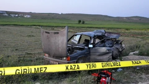 Uşak'ta Trafik Kazası: 1 Ölü, 2 Yaralı