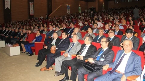 Recep Tayyip Erdoğan Üniversitesi'nde Kongre Başladı