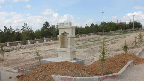 Sarıkaya'da Mezarlık Düzenlemesi Sürüyor