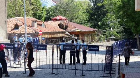 Afyonkarahisar'da Davutoğlu Mitingi Hazırlıkları Sürüyor