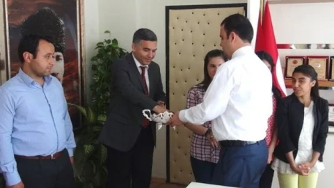 Kızıltepe'de Başarılı Öğrencilere Ödül Verildi