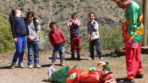 Bitlis'te Tiyatro Sevinci Dağları Aşıyor