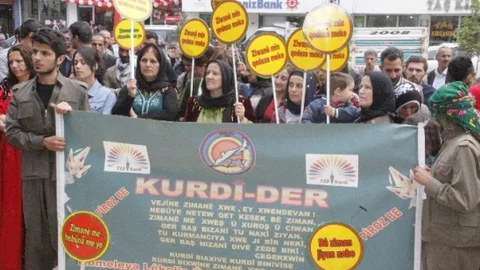 Hakkari'de Anadil Bayramı Coşkusu