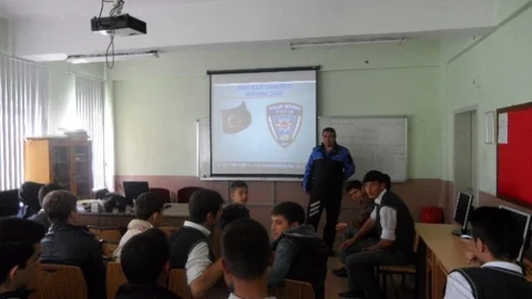 Bor'da Öğrencilere Bilgilendirme Semineri