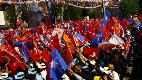 Başbakan Davutoğlu'ndan Çocuk Yardımı Müjdesi