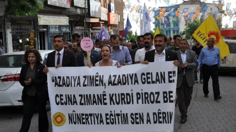 Kürt Dil Bayramı Derik'te Kutlandı