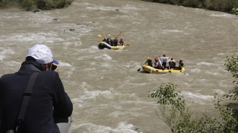 Hakkari'de Rafting Etkinliği Düzenlendi