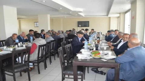 Baykan'da Muhtarlarla Toplantı Yapıldı