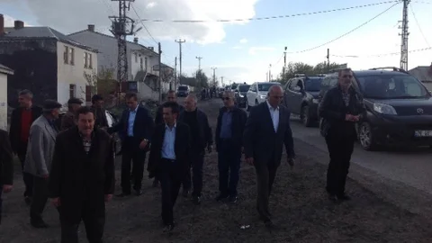 Kars'ta MHP Adayı Taner Gökçek Ziyaretlerde Bulundu
