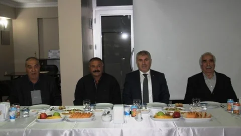 Bayburt'ta Muhtarlarla Toplantı