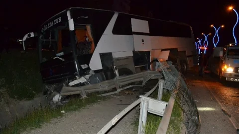 Tekirdağ'da Otomobil ile Otobüs Çarpıştı