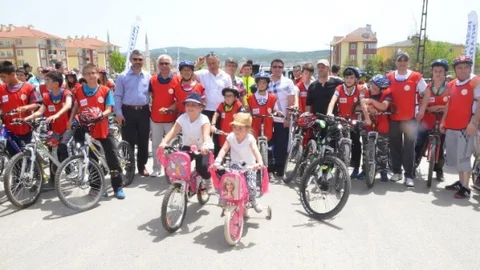 Bozüyük'te Gençlik Bisiklet Turu Düzenlendi