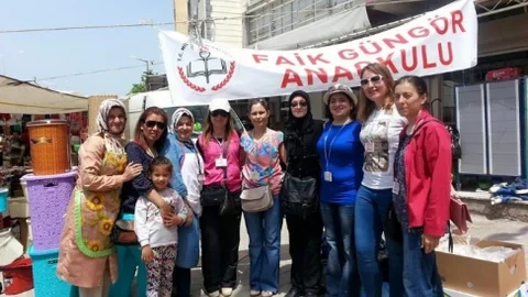 Çanakkale'de Veliler Kermes Düzenledi