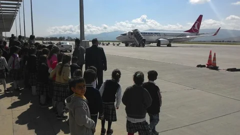 Elazığ'da Öğrenciler Havalimanı Gezisi