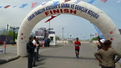 Trabzon'da Gençlik Koşusu Düzenlendi
