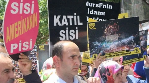 Kırşehir'de Mursi'ye Destek Eylemi