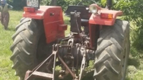 Traktör Altında Kalan Adam Kurtarıldı