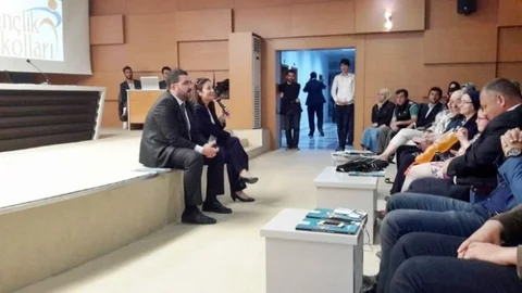 Lütfiye Ceritoğlu Çorum'da Gençlerle Buluştu