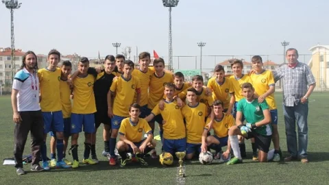 Yalova'da U-16 Şampiyonu Acarspor