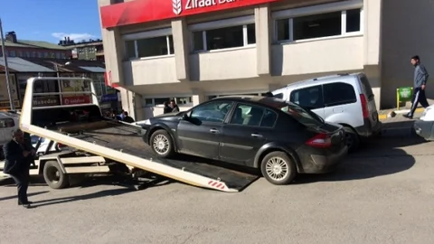 Kızılağaç Belediye Başkanı'nın Makam Aracına El Konuldu