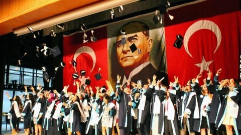 Bayburt'ta Mezuniyet Coşkusu