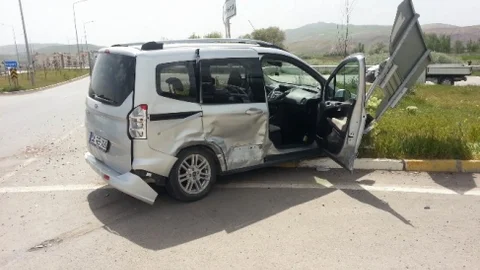 Sivas'ta Trafik Kazası 7 Yaralı