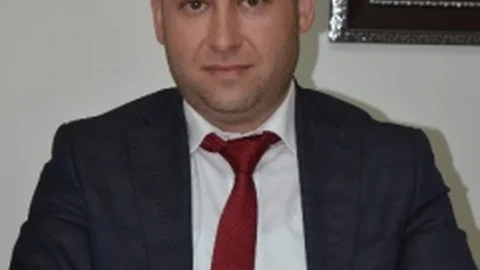 AK Parti’den MHP Mitingi İçin Pankart