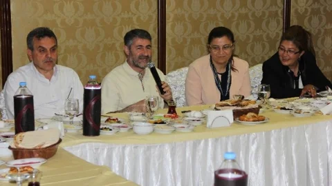 AK Parti'li Nebati Şanlıurfa'da Seçmenlerle Buluştu