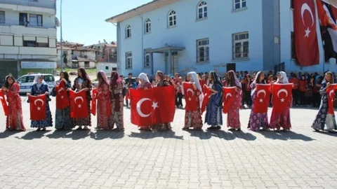 19 Mayıs Coşkusu Pazarlar'da Yaşandı
