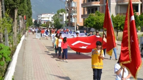Mersin Bozyazı'da 19 Mayıs Coşkusu