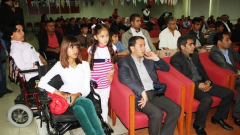 Figen Yüksekdağ Engellilerle Buluştu
