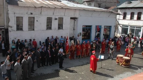 Küre'de 19 Mayıs Kutlamaları Sırasında Öğrenci Bayıldı