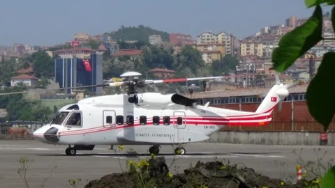 Başbakan Davutoğlu Zonguldak'ta Seçim Mitingi Düzenledi