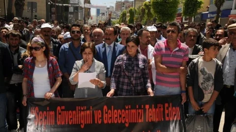 Van'da HDP'ye Protesto Düzenlendi