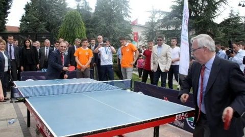 Kastamonu'da Protokol Voleybol Maçı Düzenledi