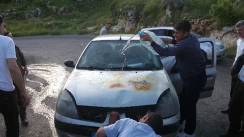 Silvan'da Otomobil Yangını Vatandaşlarca Söndürüldü