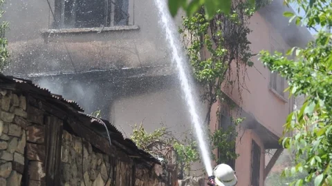 Bolu'da Ahşap Ev Yangını